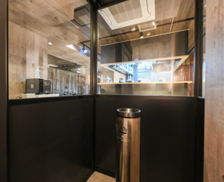 岩本町の喫煙可能な居酒屋の喫煙スペース